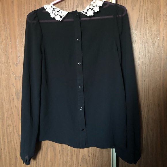 Long sleeve backwards buttons up blouse - Picture 4 of 5